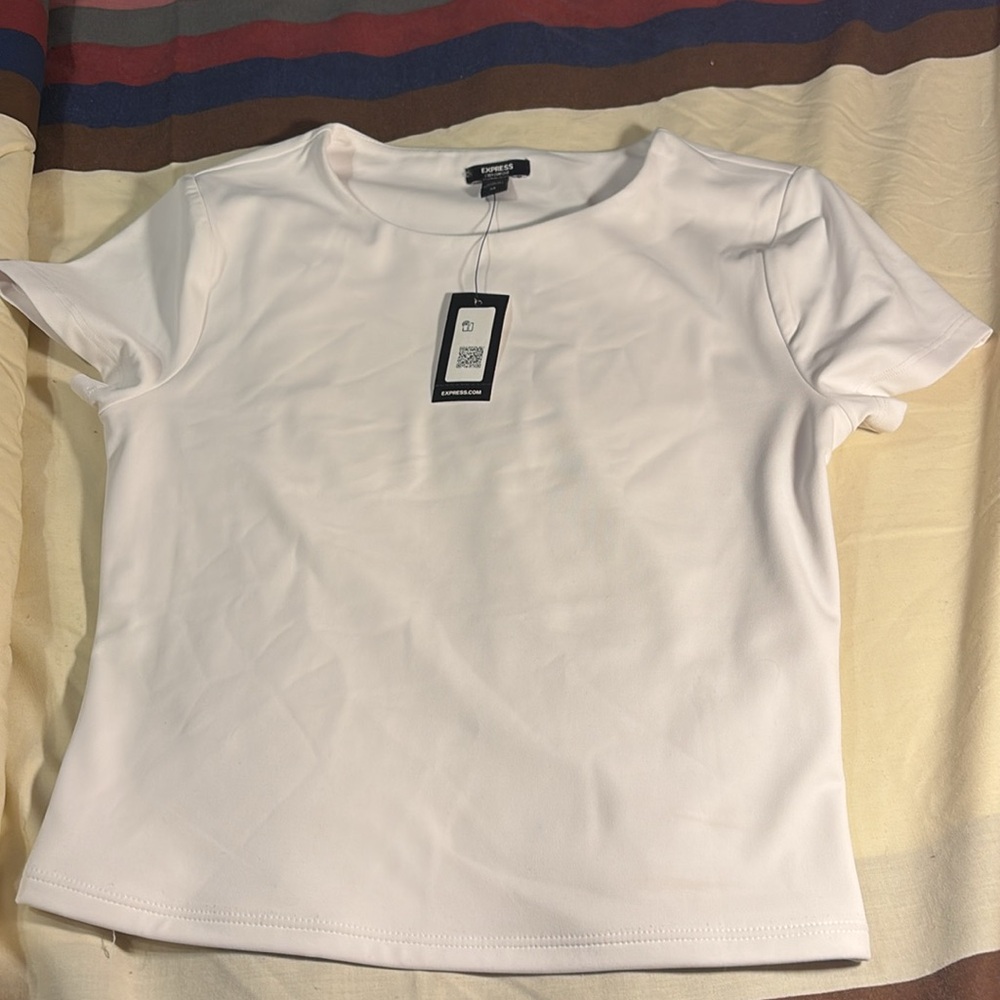 Body Contour Tee - Picture 2 of 4